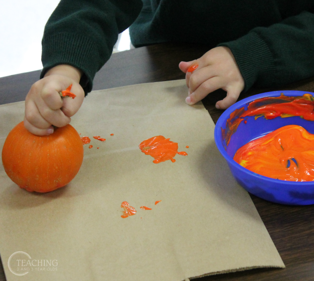 Easy Pumpkin Painting for Toddlers and Preschoolers