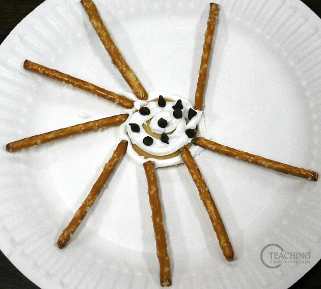Preschool Spider Snack that also Strengthens Counting Skills