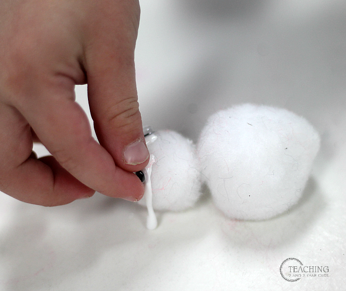 Cute Snowman Craft with Pom Poms