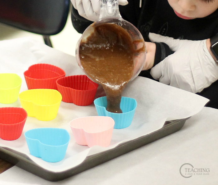 How to Make Easy Valentine Brownies with Toddlers