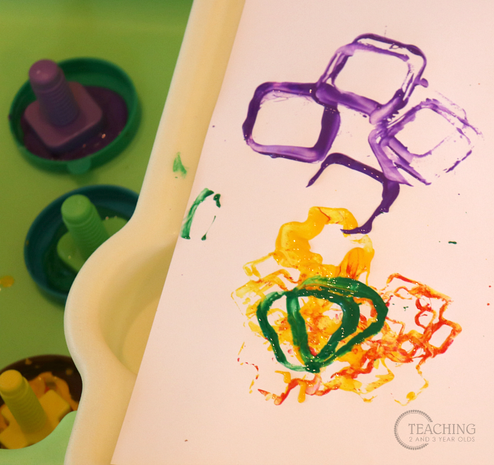 Build Fine Motor Skills with this Toddler Shapes Art Activity