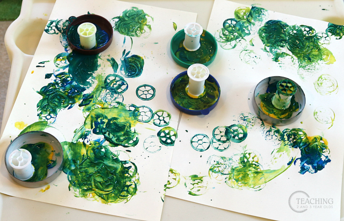 How to Put Together a Toddler Process Art Activity Using Spools