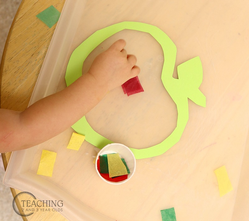 How to Make a Colorful Toddler Apple Craft