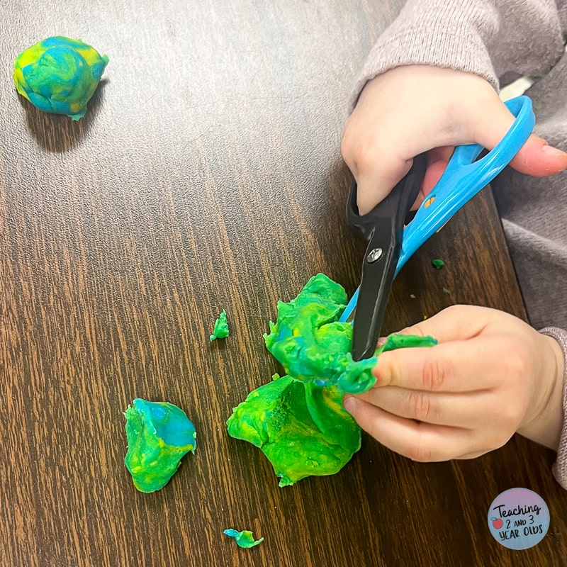 playdough color mixing activity