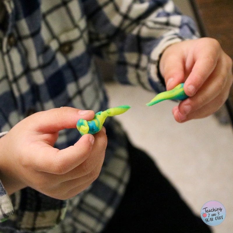 playdough color mixing activity