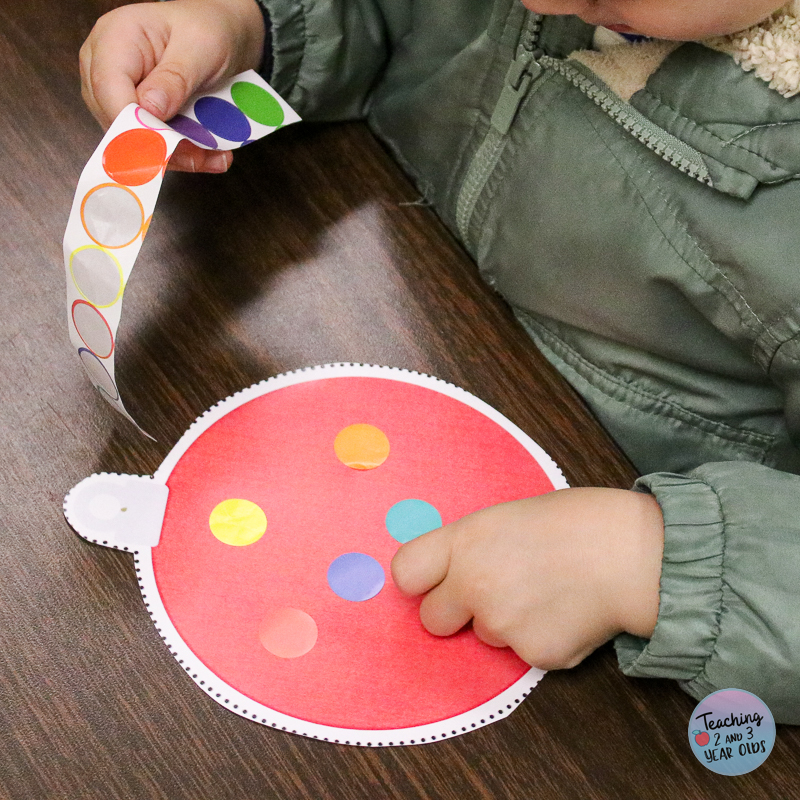 Christmas dot sticker ornament activity for toddlers
