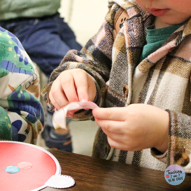 Christmas dot sticker ornament activity for toddlers